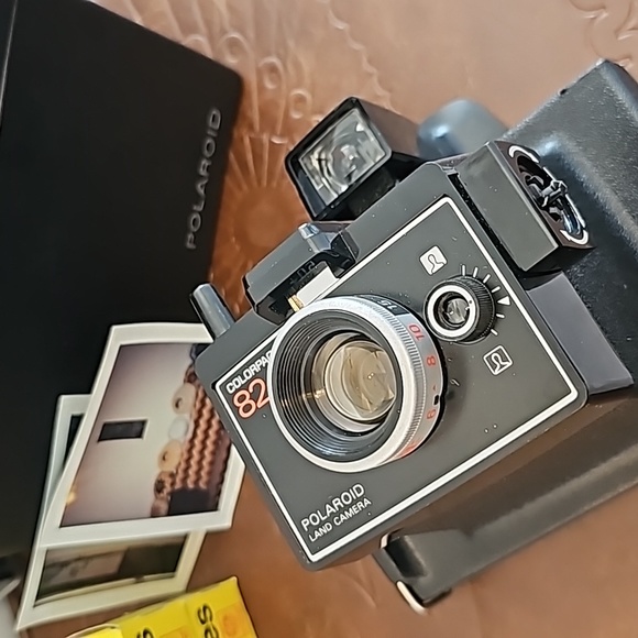 Polaroid Flash Cube Camera - Picture 3 of 8